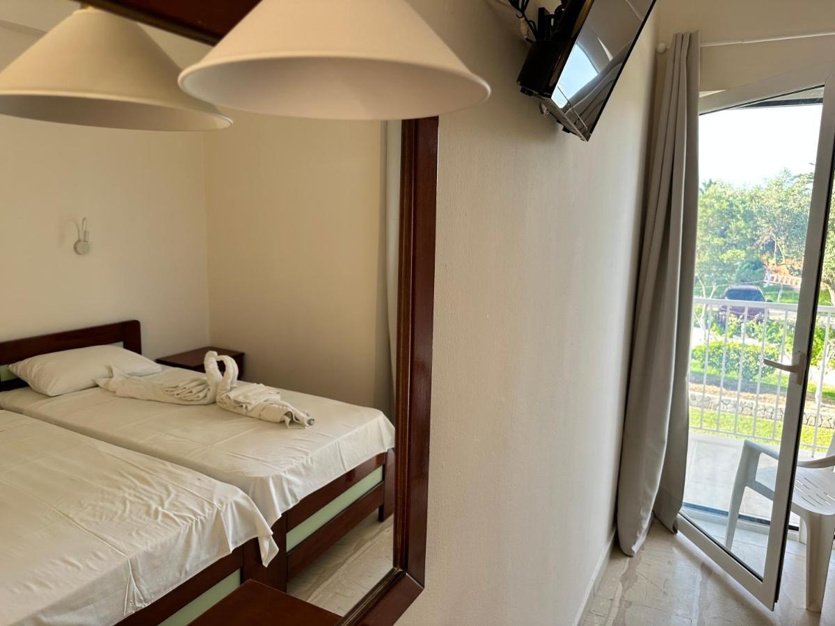 Aggelos Family Hotel Мораитика Екстериор снимка