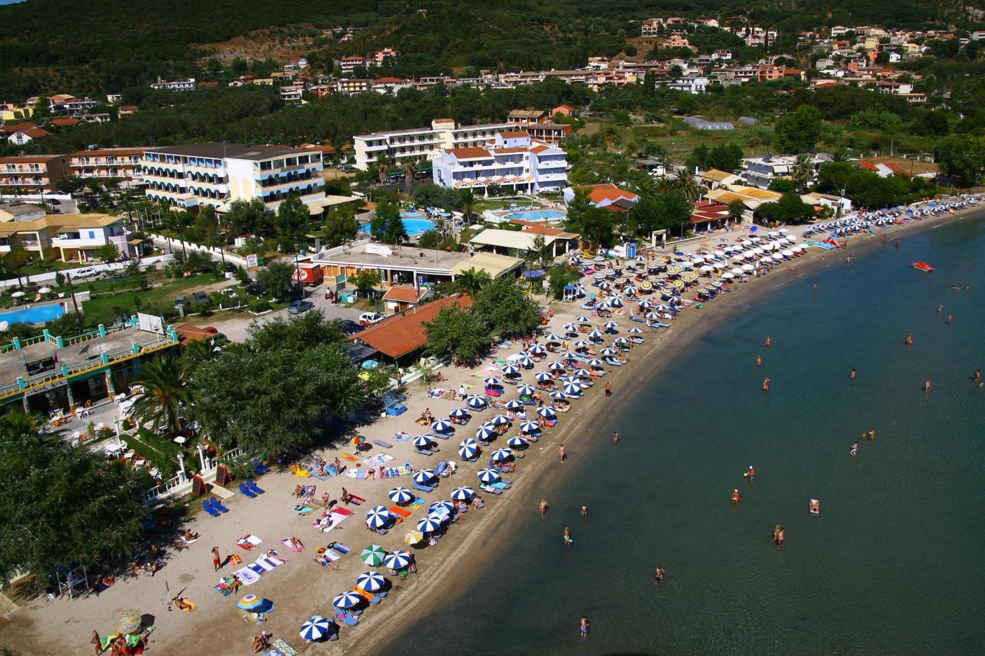 Aggelos Family Hotel Мораитика Екстериор снимка