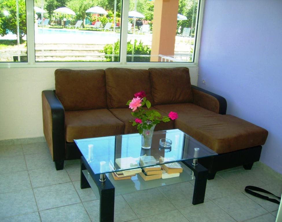 Aggelos Family Hotel Мораитика Екстериор снимка