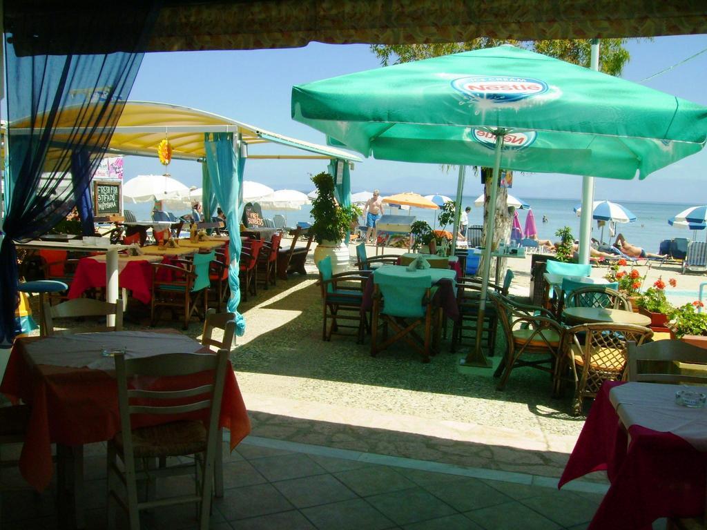 Aggelos Family Hotel Мораитика Екстериор снимка