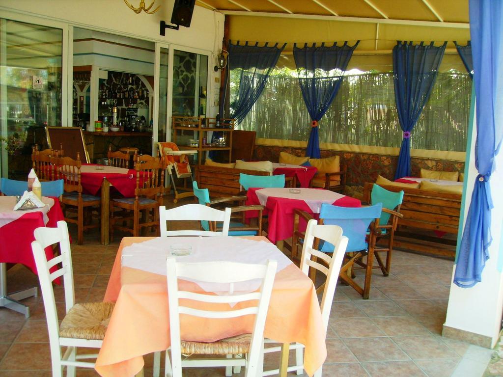 Aggelos Family Hotel Мораитика Екстериор снимка