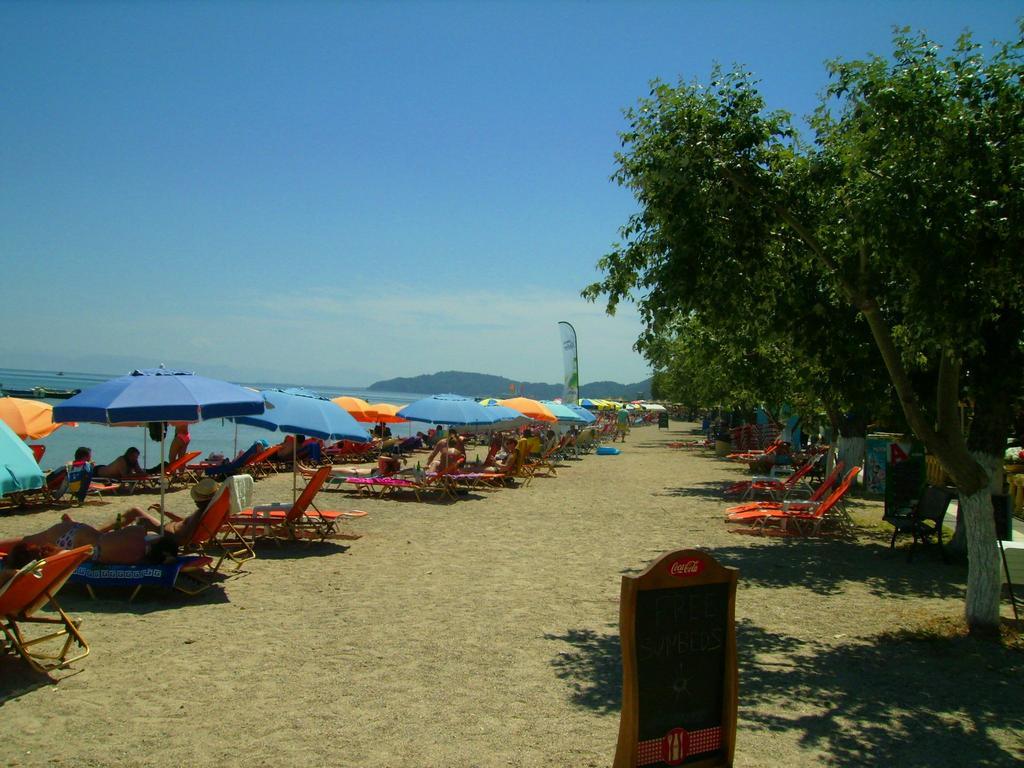 Aggelos Family Hotel Мораитика Екстериор снимка