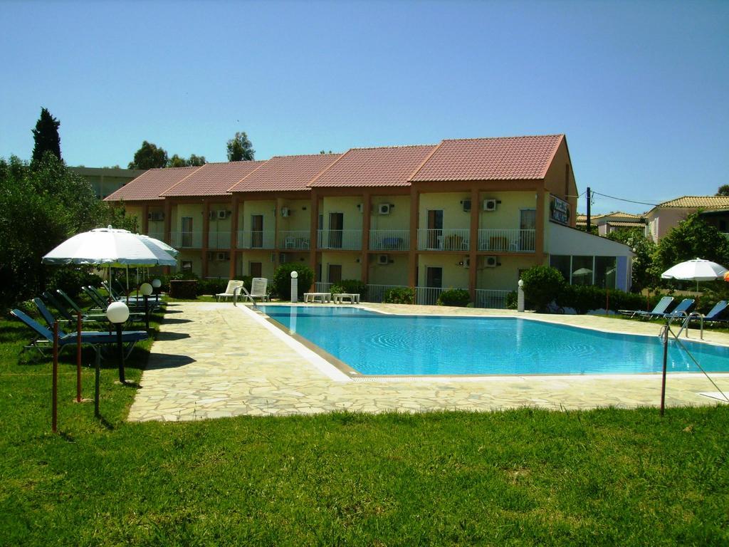 Aggelos Family Hotel Мораитика Екстериор снимка