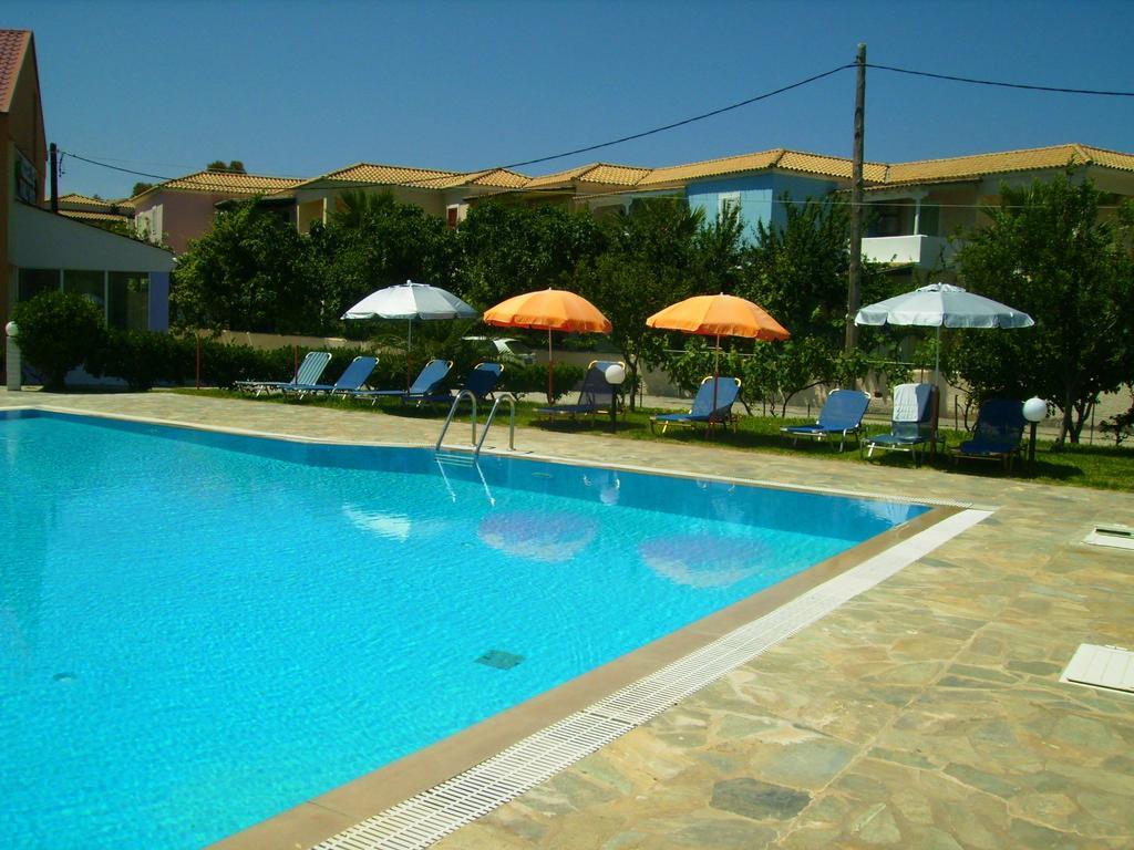 Aggelos Family Hotel Мораитика Екстериор снимка