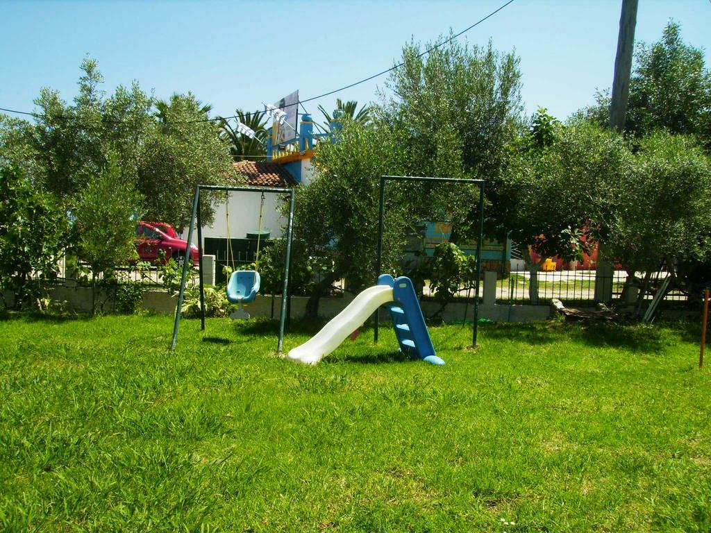 Aggelos Family Hotel Мораитика Екстериор снимка