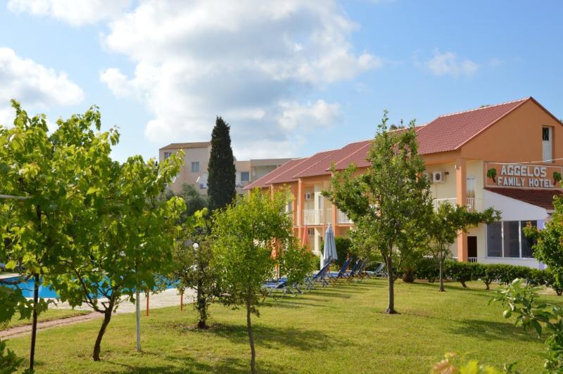 Aggelos Family Hotel Мораитика Екстериор снимка